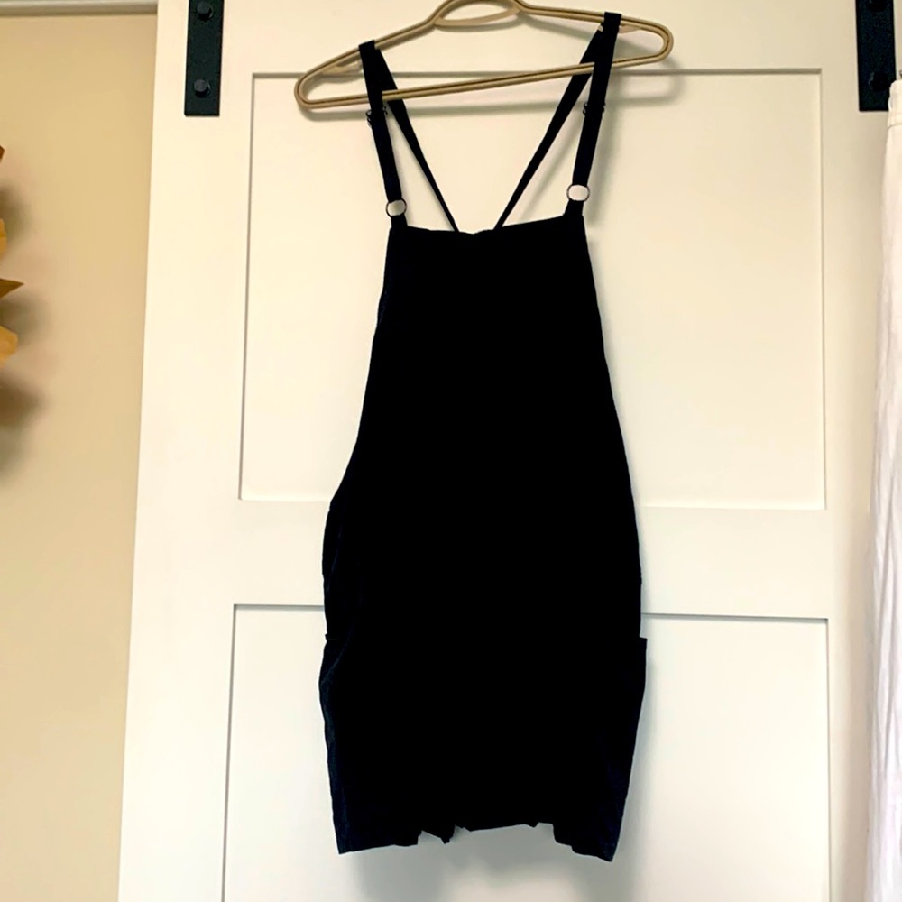 Torrid 53% linen and 44% rayon 3% spandex shortalls.